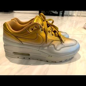 Nike Air Max 1 LX Liquid Metallic Gold Metallic Platinum Girls5Y/Women Size 6